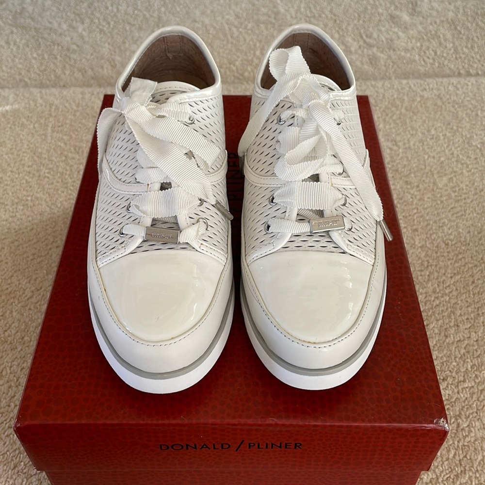 Women’s shoes